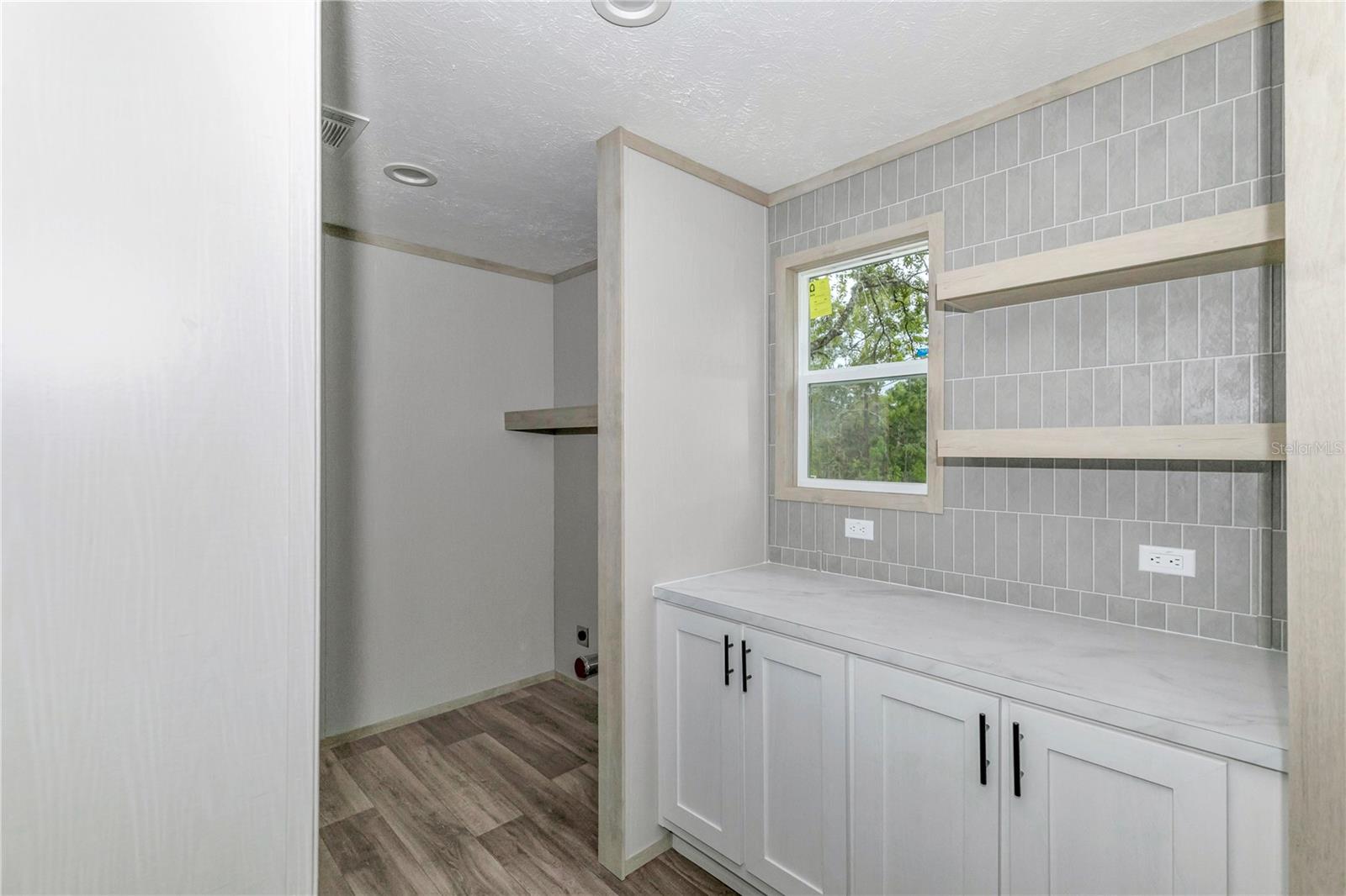 WILLISTON HIGHLANDS - Residential