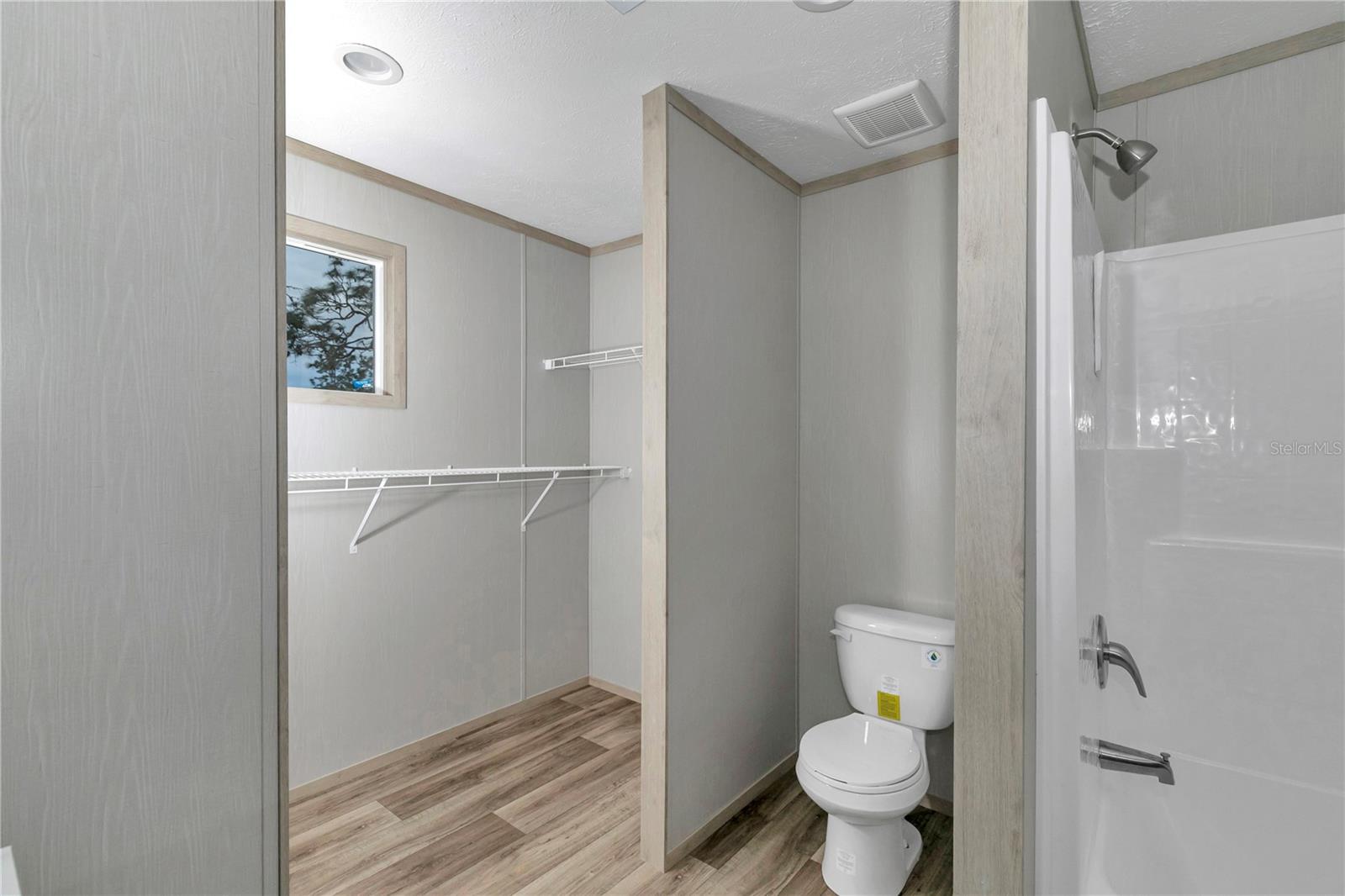 WILLISTON HIGHLANDS - Residential