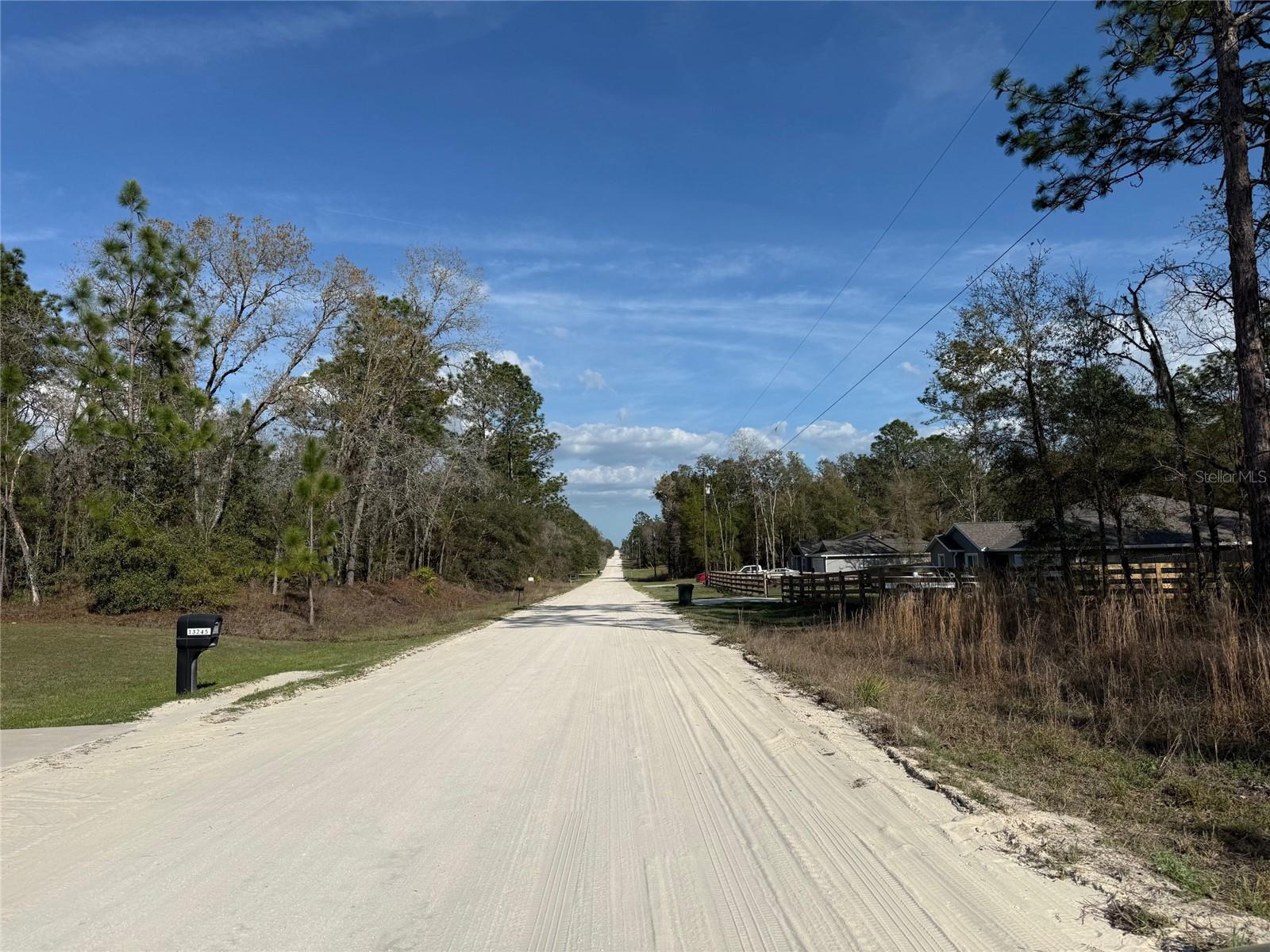 ROLLING HILLS UN 01 - Land