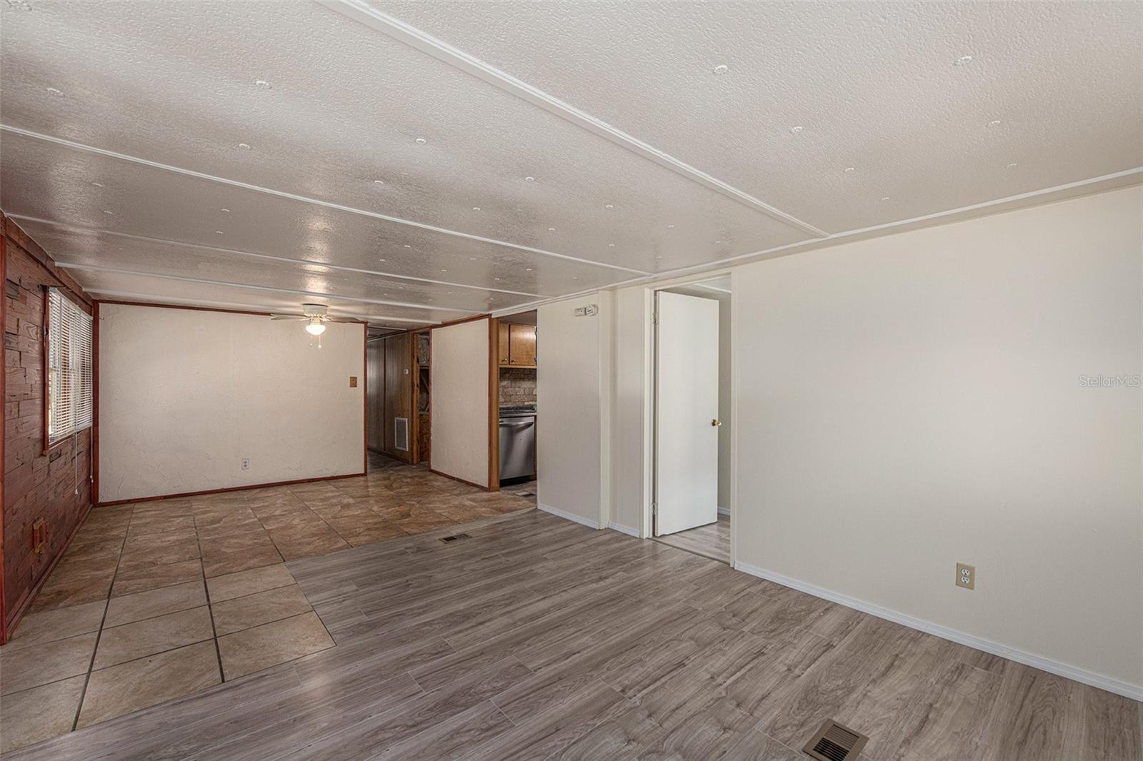 ZEPHYRHILLS COLONY CO - Residential Lease