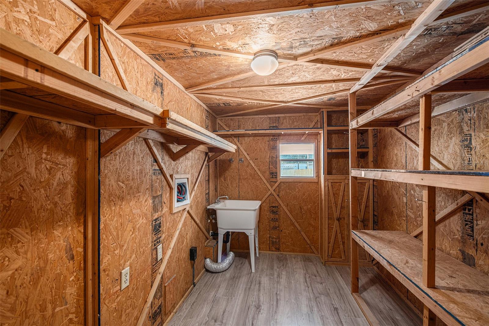 ZEPHYRHILLS COLONY CO - Residential Lease