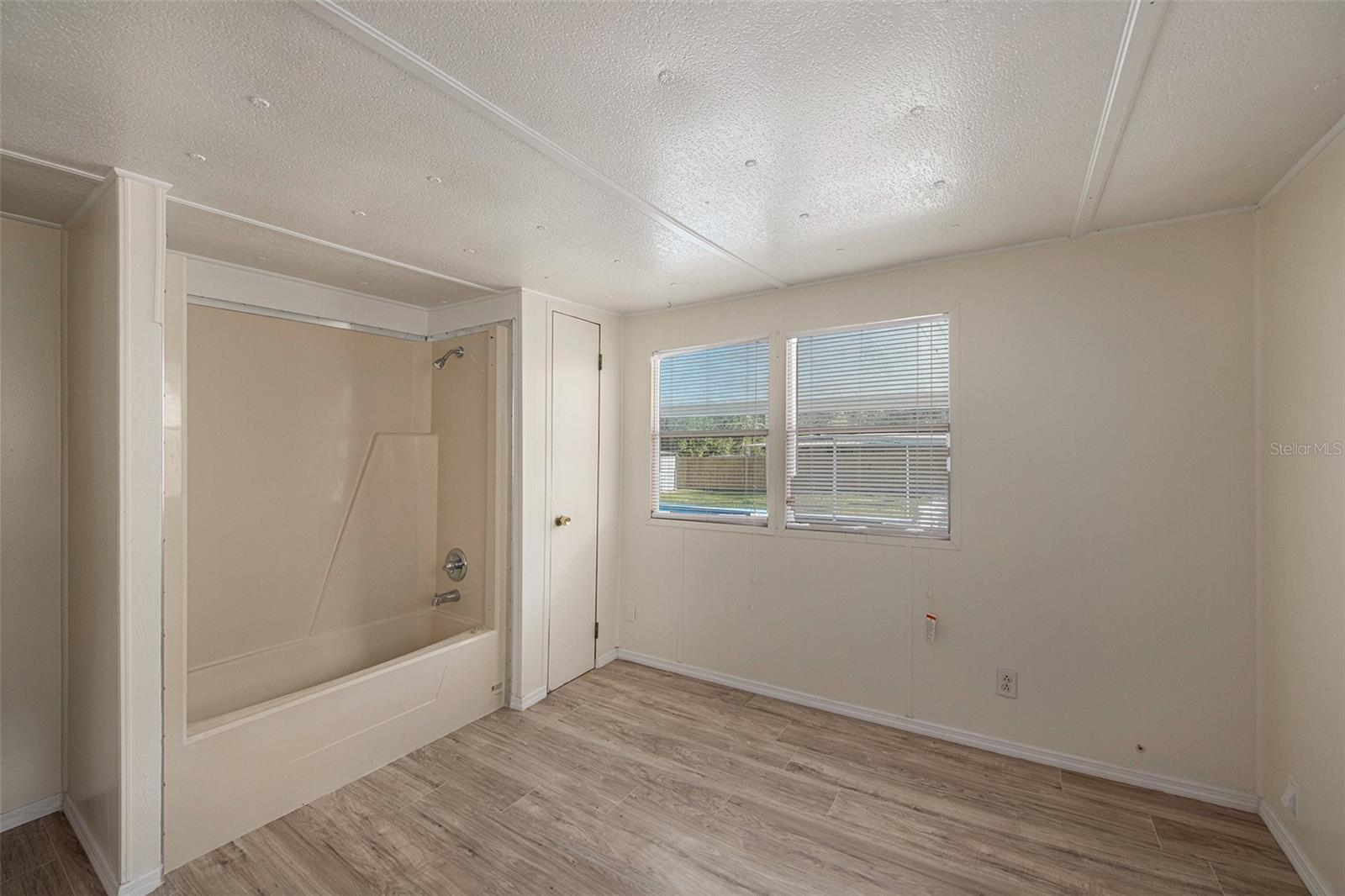 ZEPHYRHILLS COLONY CO - Residential Lease