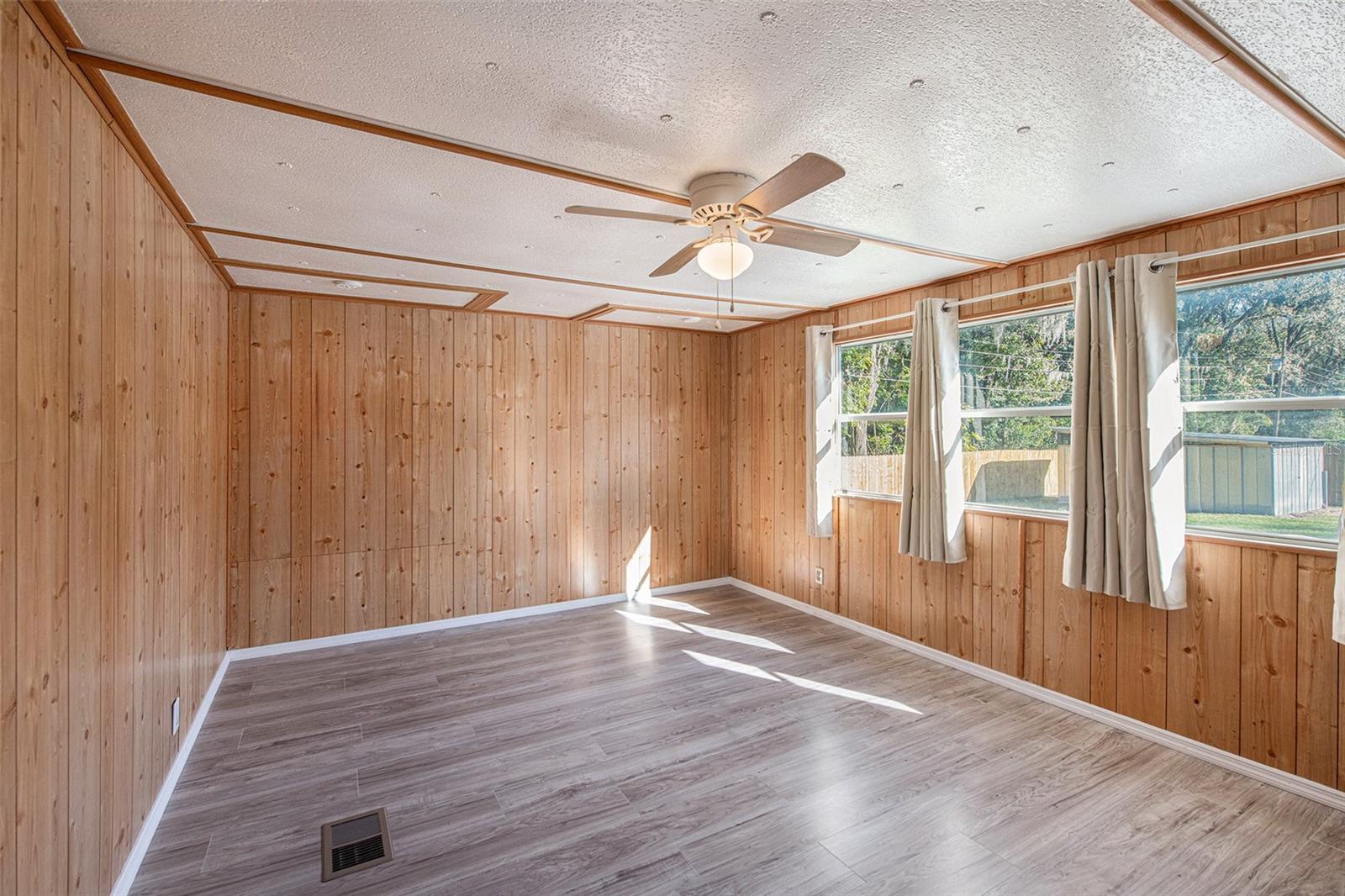ZEPHYRHILLS COLONY CO - Residential Lease