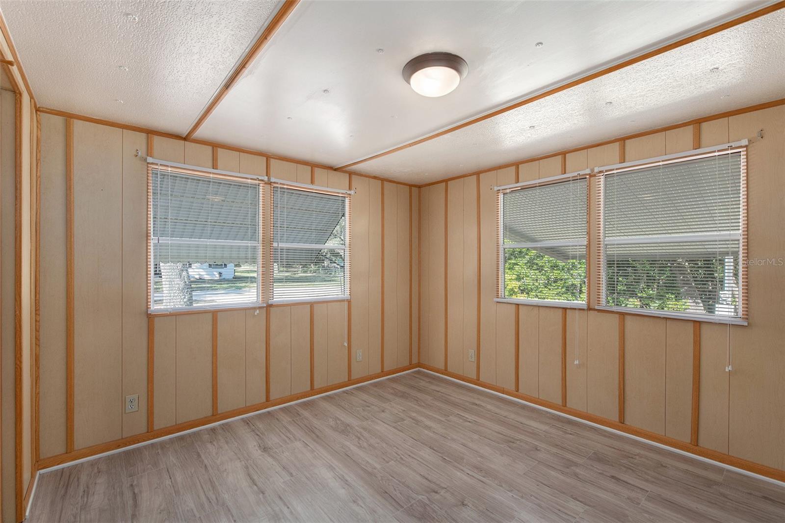 ZEPHYRHILLS COLONY CO - Residential Lease