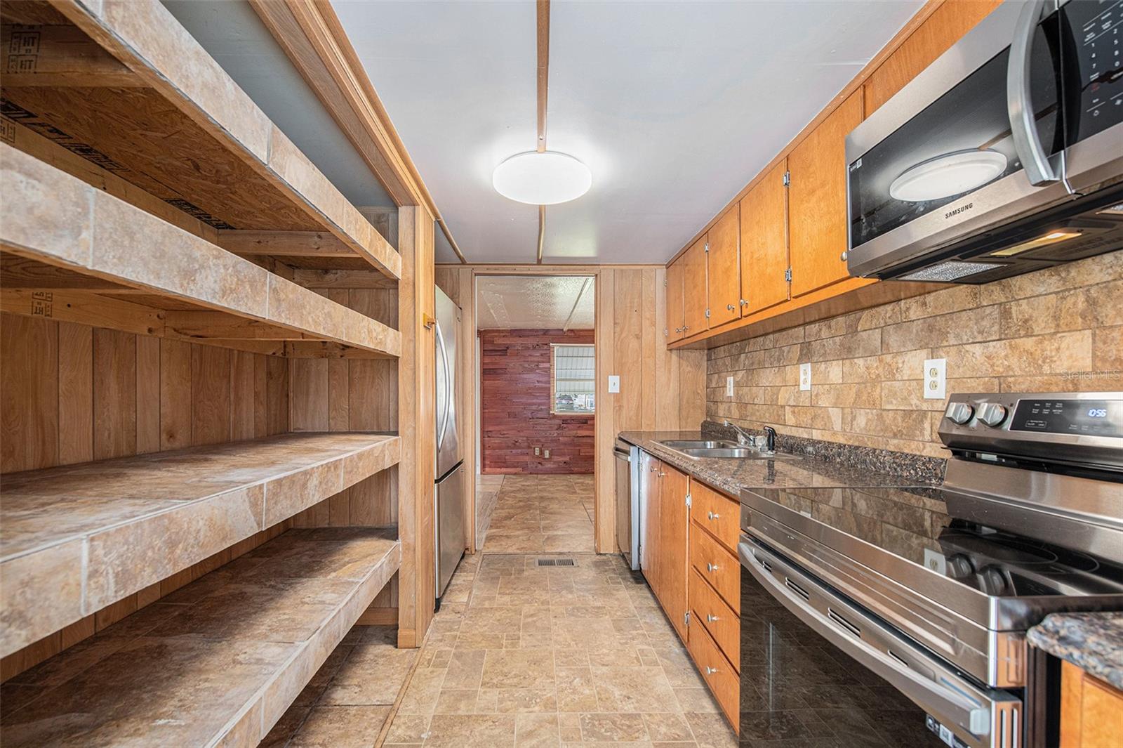 ZEPHYRHILLS COLONY CO - Residential Lease