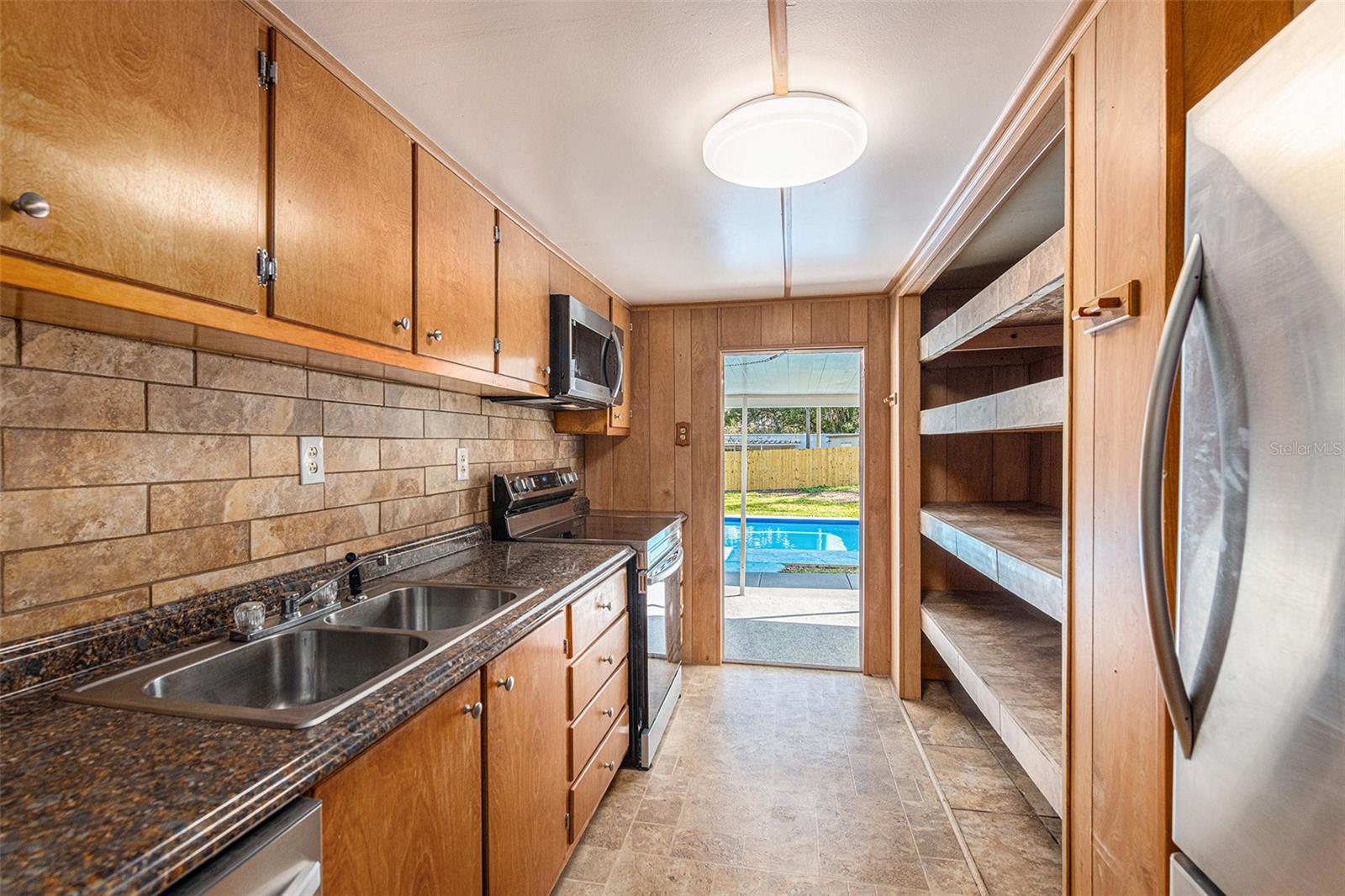 ZEPHYRHILLS COLONY CO - Residential Lease