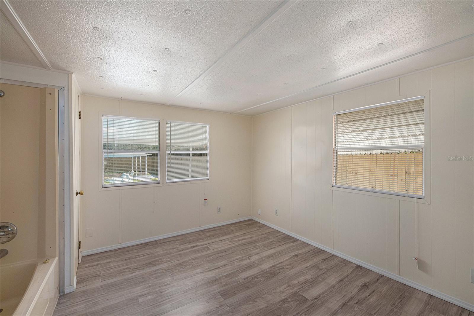 ZEPHYRHILLS COLONY CO - Residential Lease