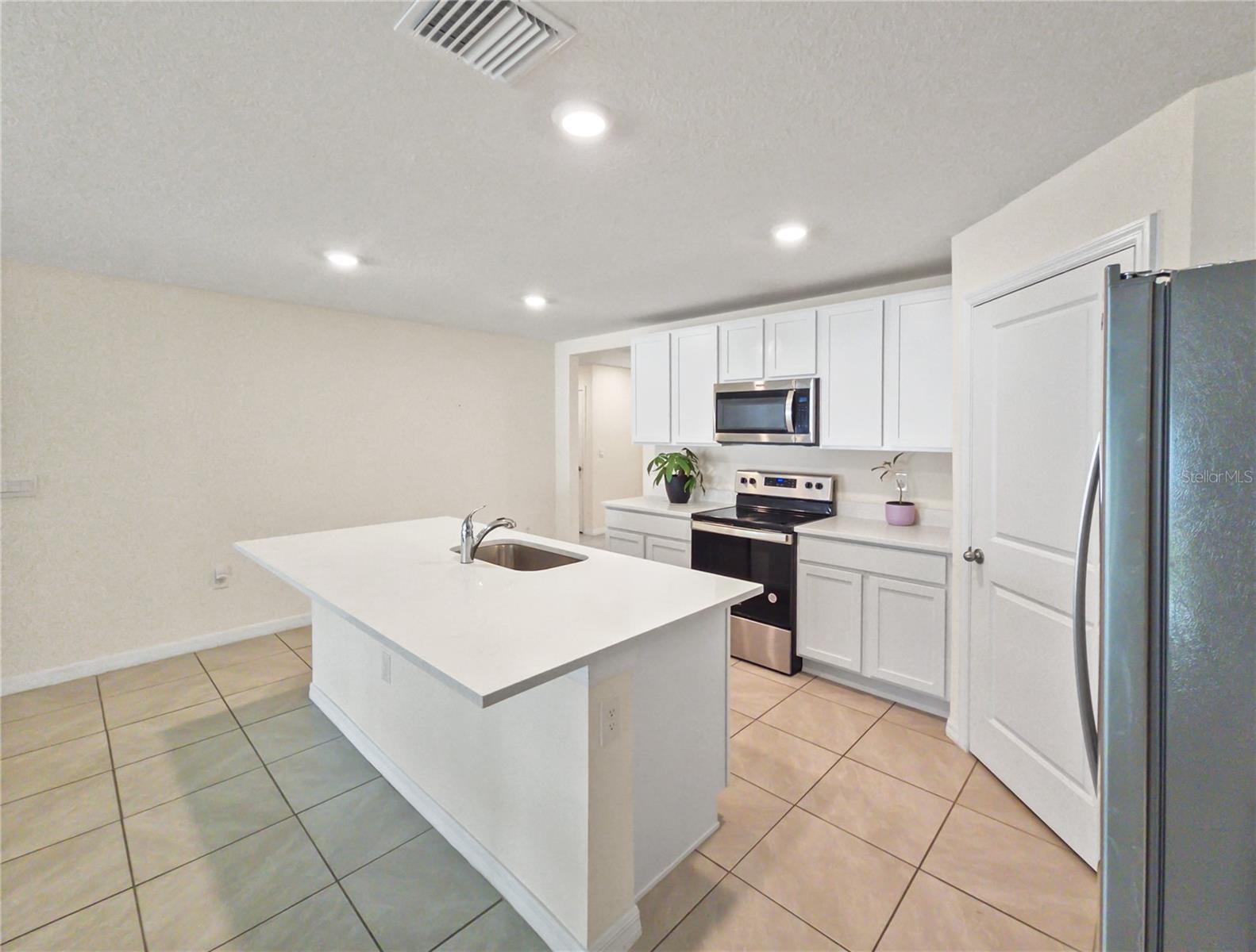 DEER PATH NORTH PH 2 - Residential Lease