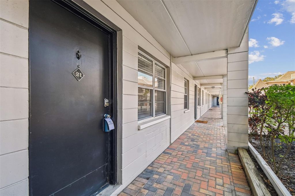 Photo of 5221 Bayshore Boulevard #21, Tampa, FL 33611 (MLS # TB8443141)