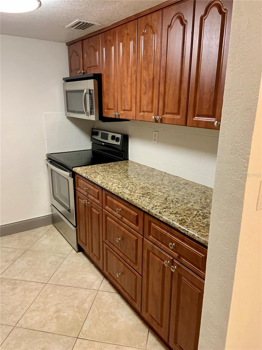 BAYSHORE LANDINGS A CONDOMINIU - Residential