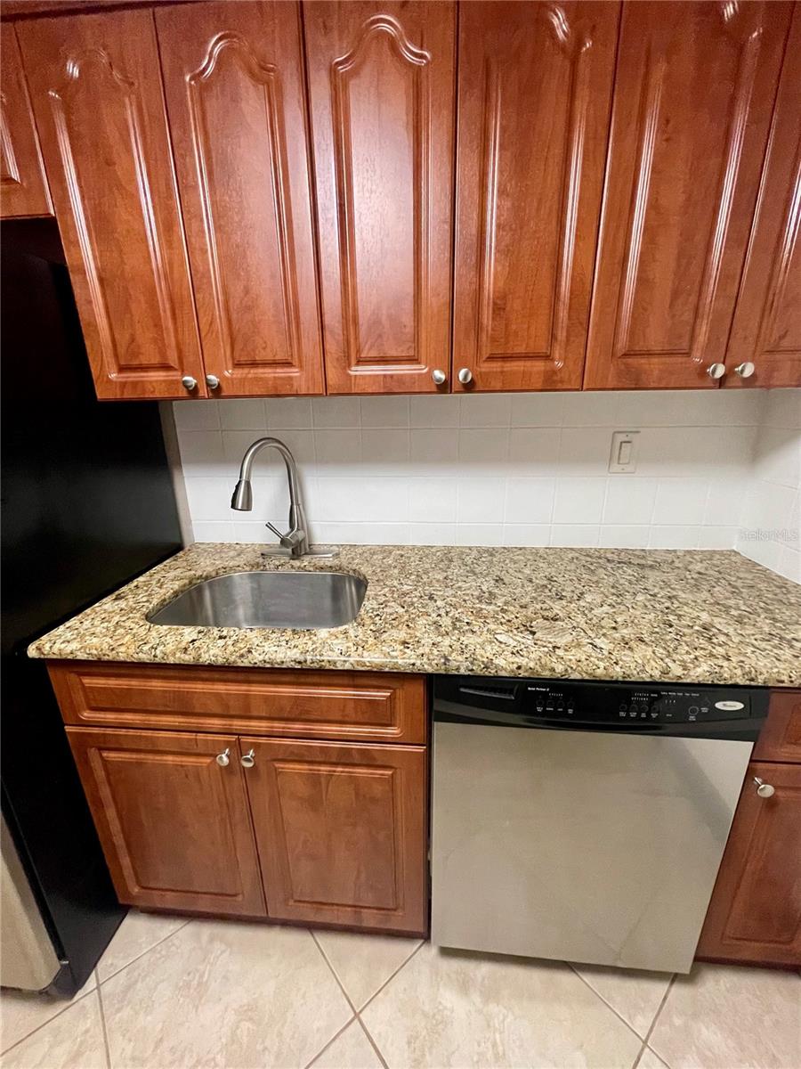 BAYSHORE LANDINGS A CONDOMINIU - Residential