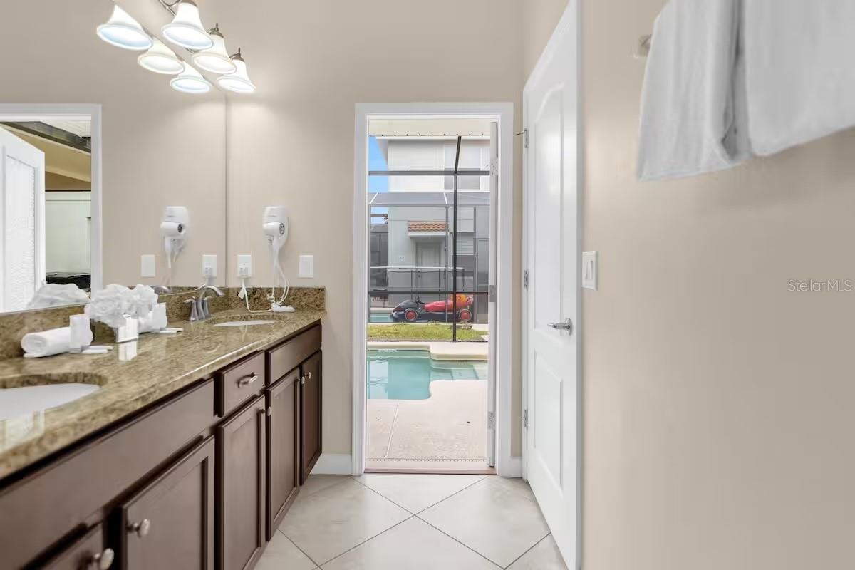 PARADISE PALMS RESORT PH 4 - Residential Lease