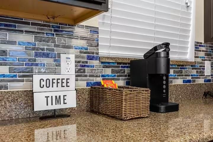 PARADISE PALMS RESORT PH 4 - Residential Lease