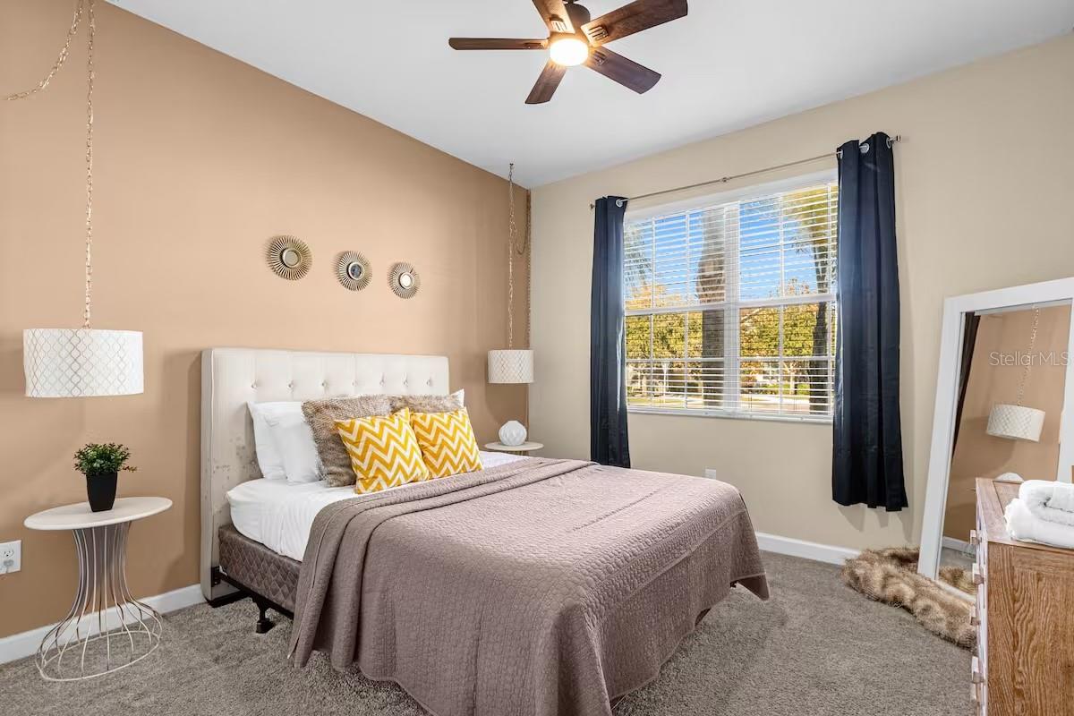 PARADISE PALMS RESORT PH 4 - Residential Lease