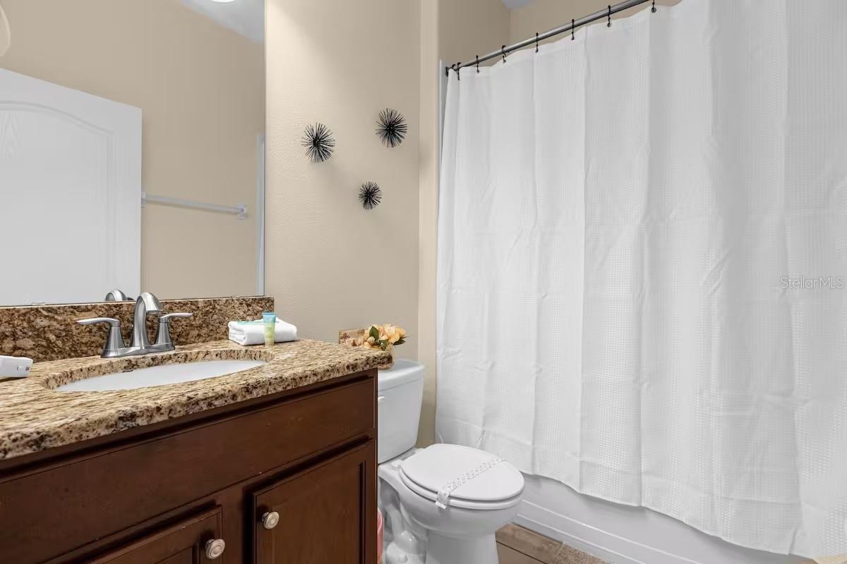 PARADISE PALMS RESORT PH 4 - Residential Lease