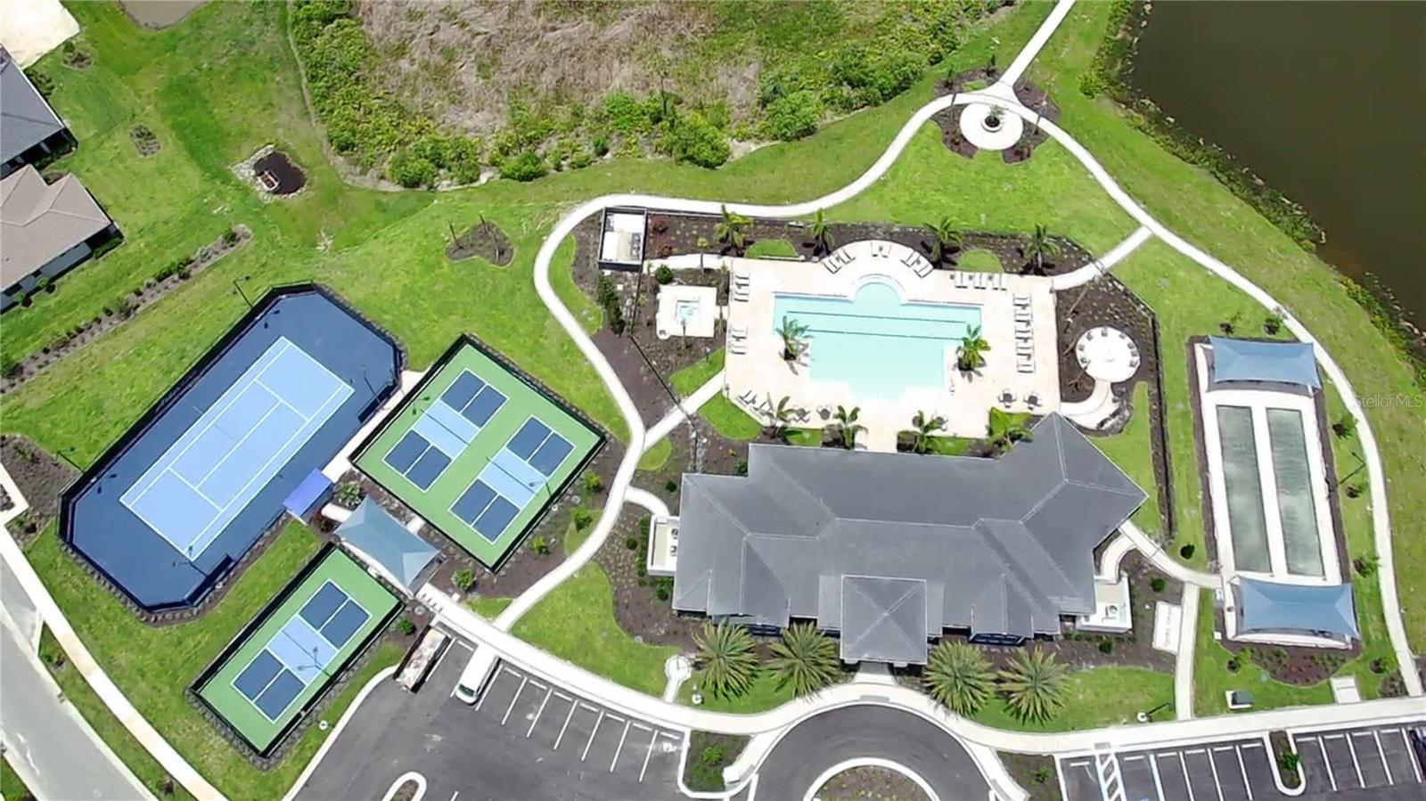 ARBOR OAKS AT THE WOODLANDS - Residential