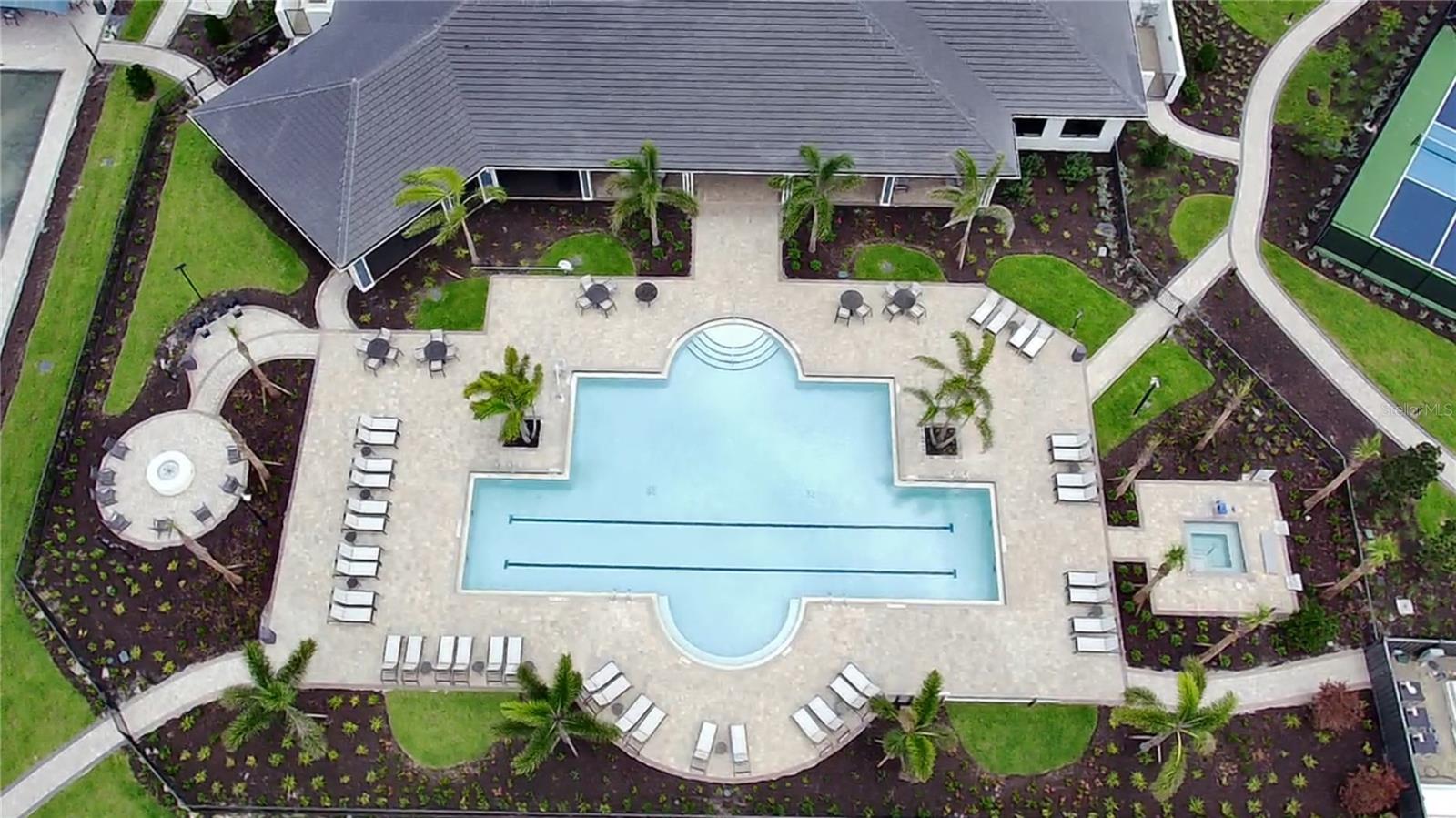 ARBOR OAKS AT THE WOODLANDS - Residential