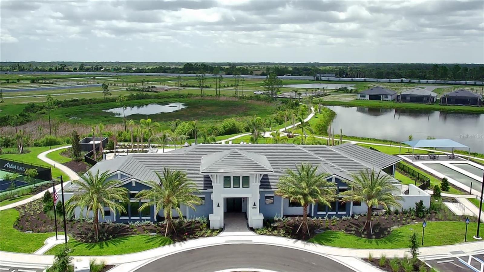 ARBOR OAKS AT THE WOODLANDS - Residential