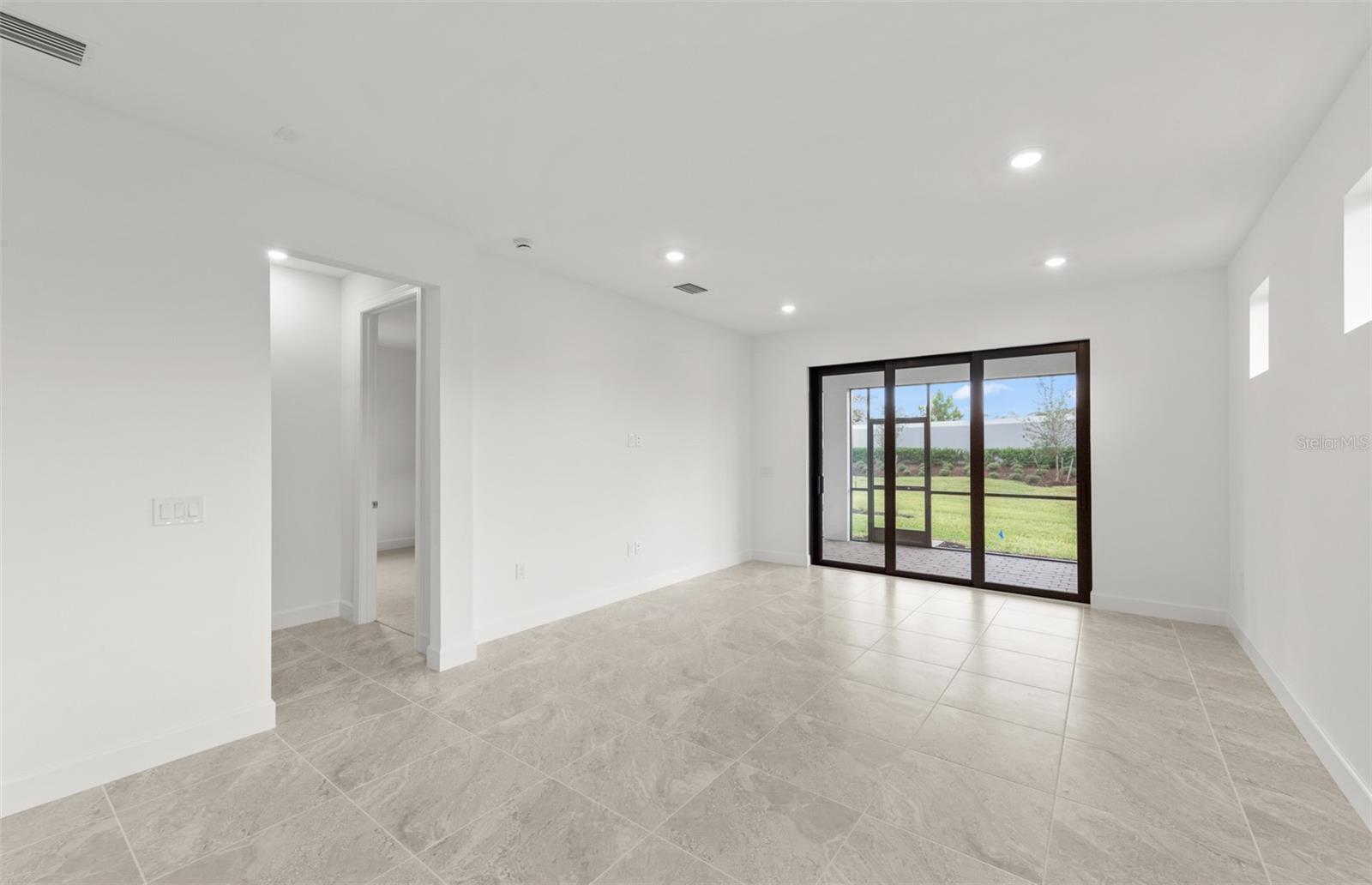 ARBOR OAKS AT THE WOODLANDS - Residential