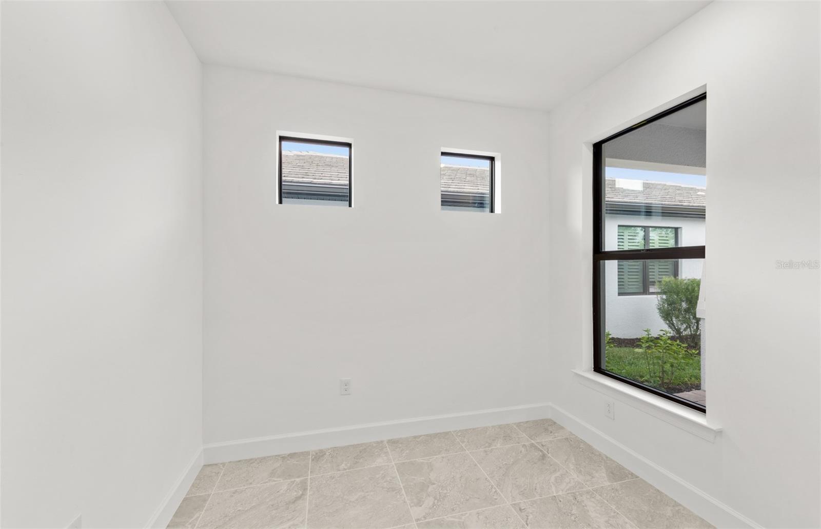 ARBOR OAKS AT THE WOODLANDS - Residential