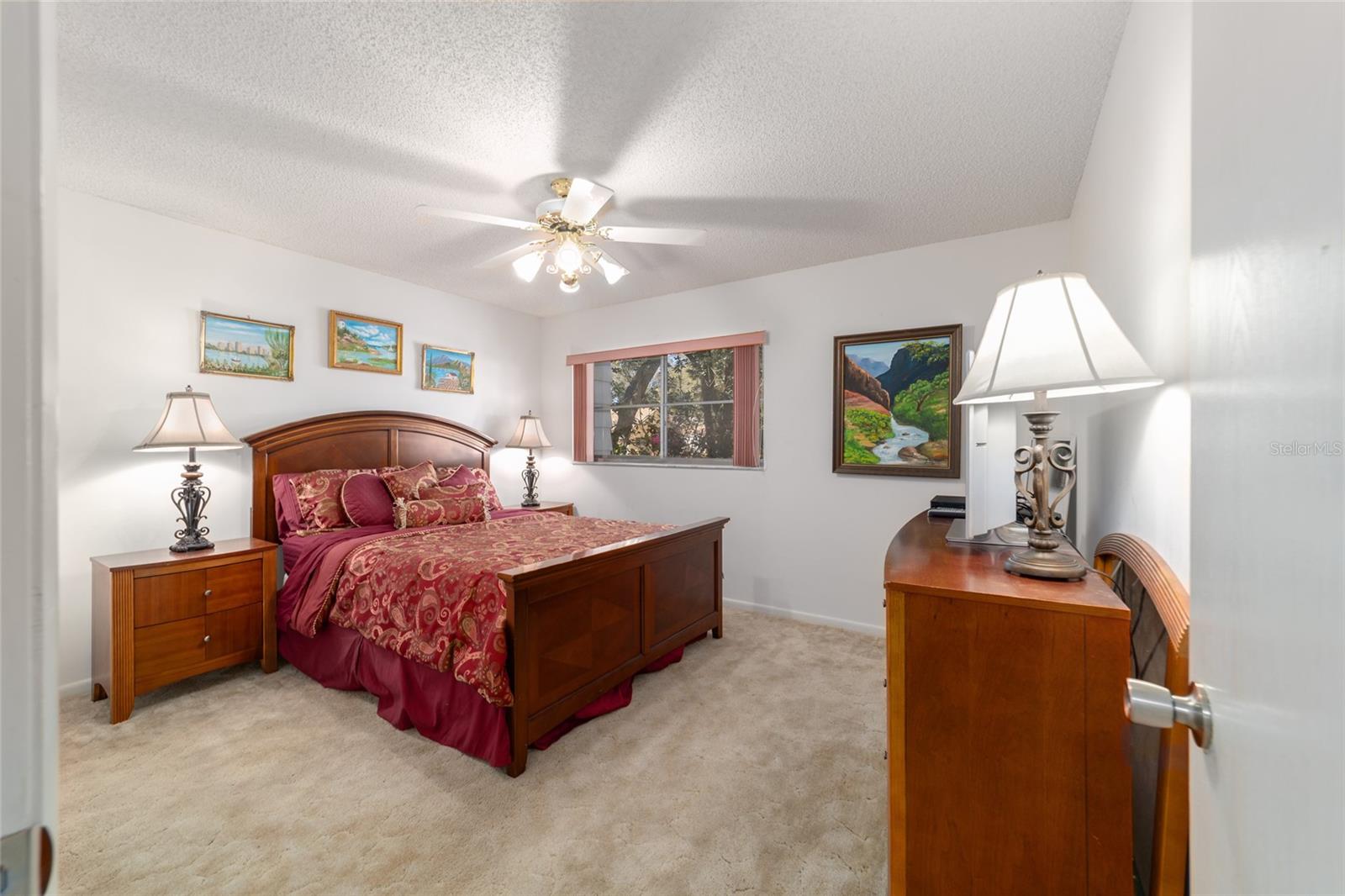 CIRCLE SQUARE WOODS - Residential