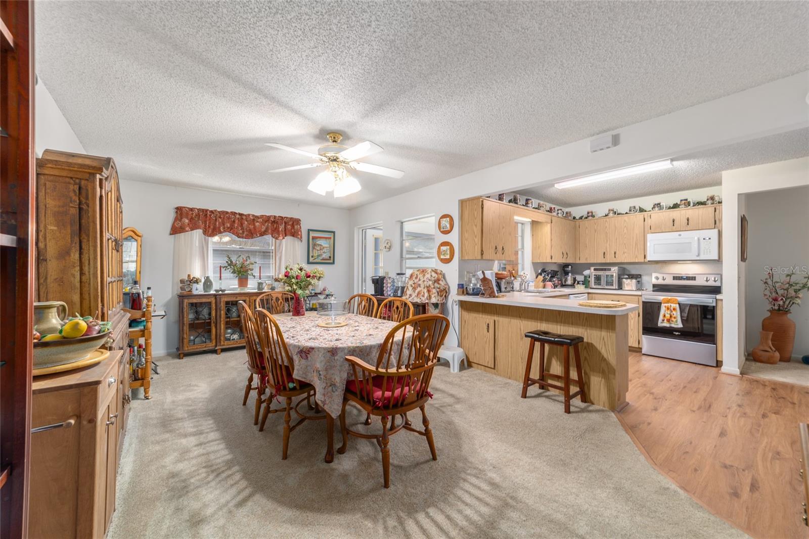 CIRCLE SQUARE WOODS - Residential