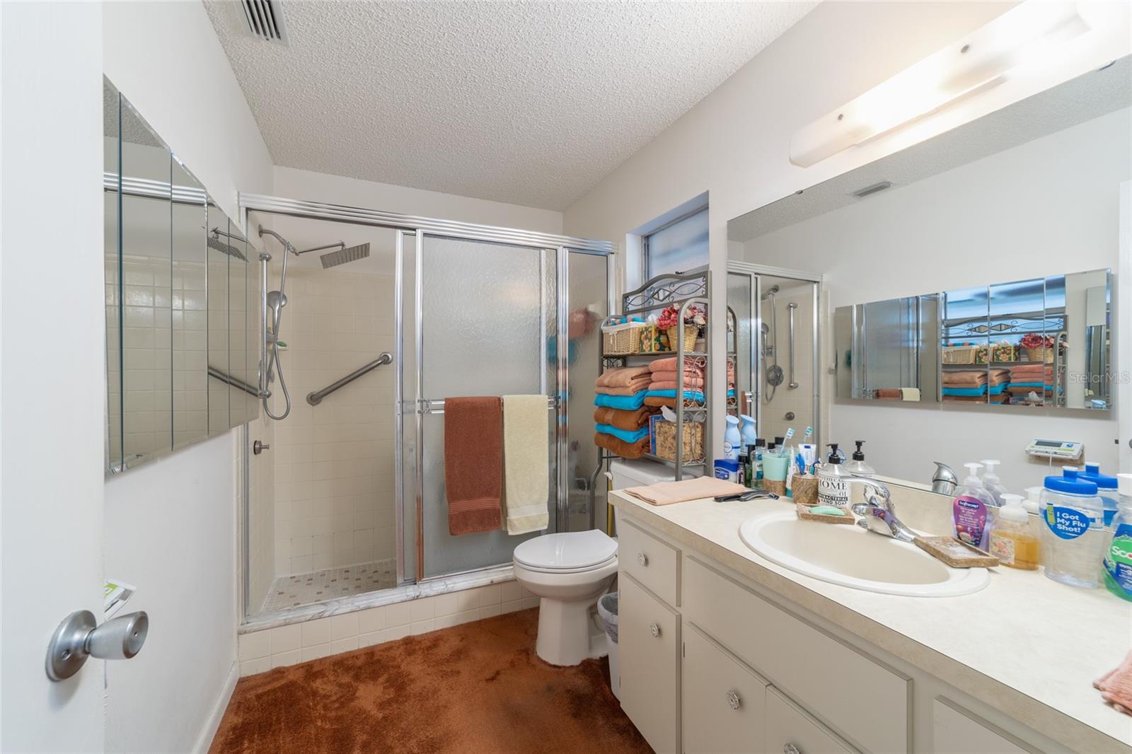 CIRCLE SQUARE WOODS - Residential