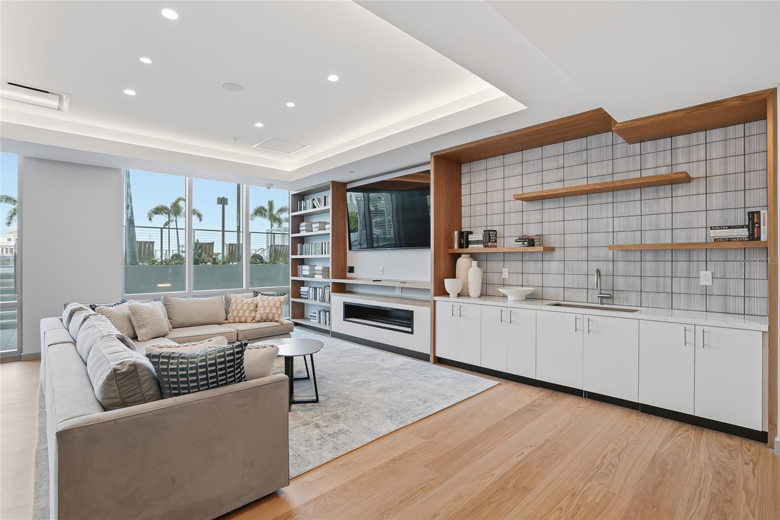 400 CENTRAL - Residential