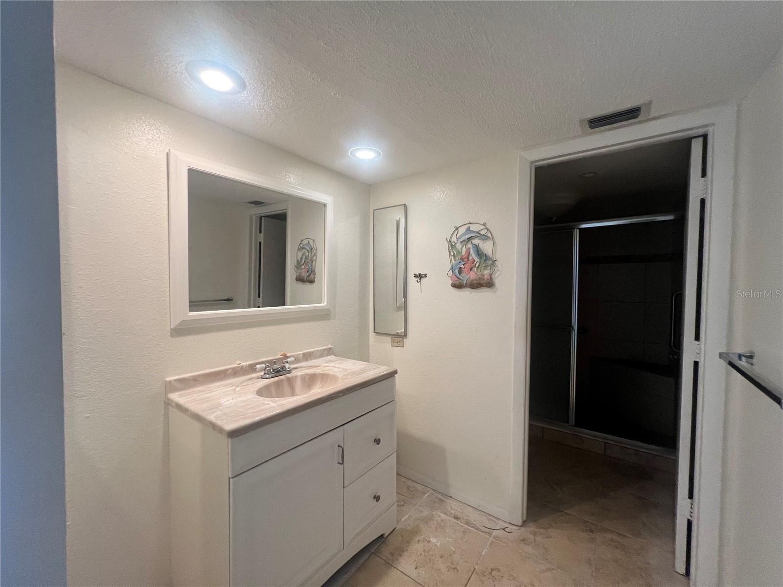 LANDMARK TOWERS 2 - Residential