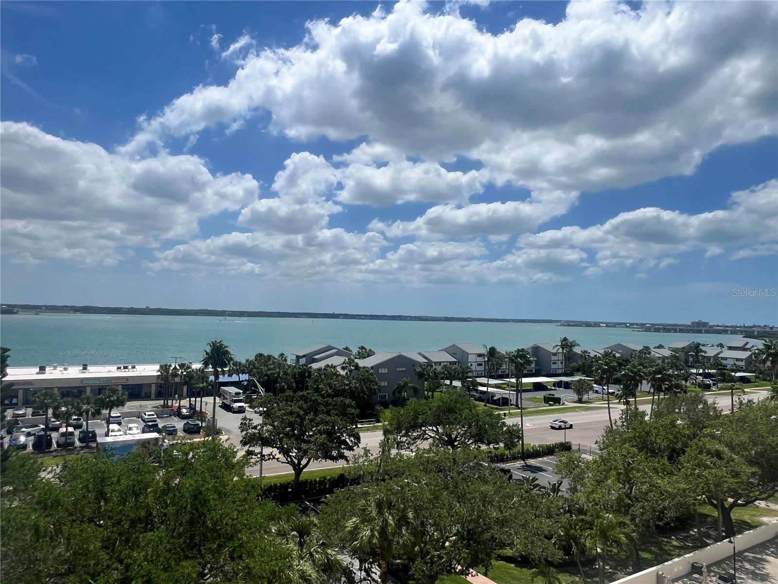 LANDMARK TOWERS 2 - Residential