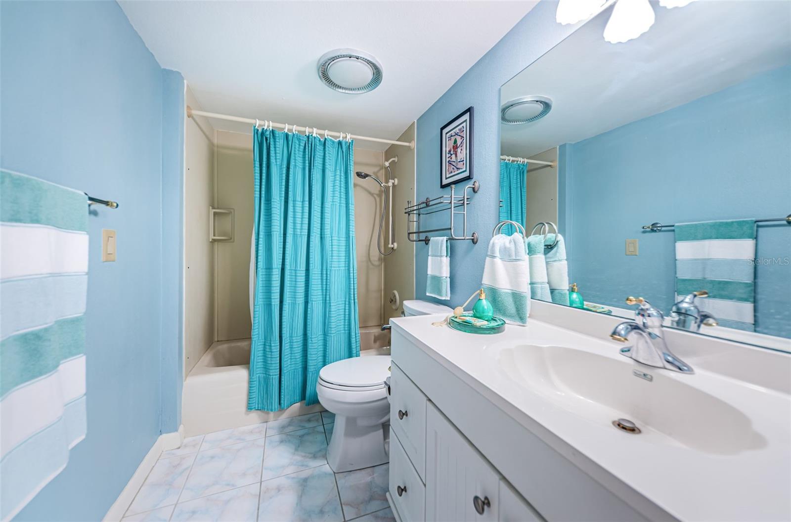 BEACH HOUSE CONDO - Residential