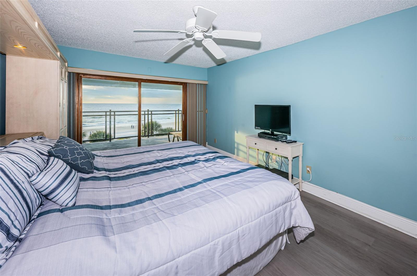 BEACH HOUSE CONDO - Residential