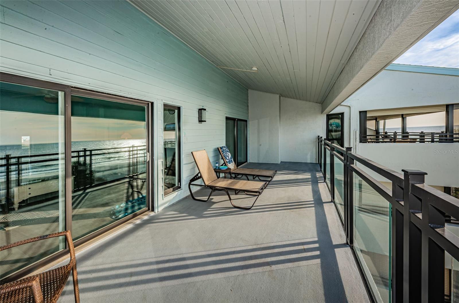 BEACH HOUSE CONDO - Residential