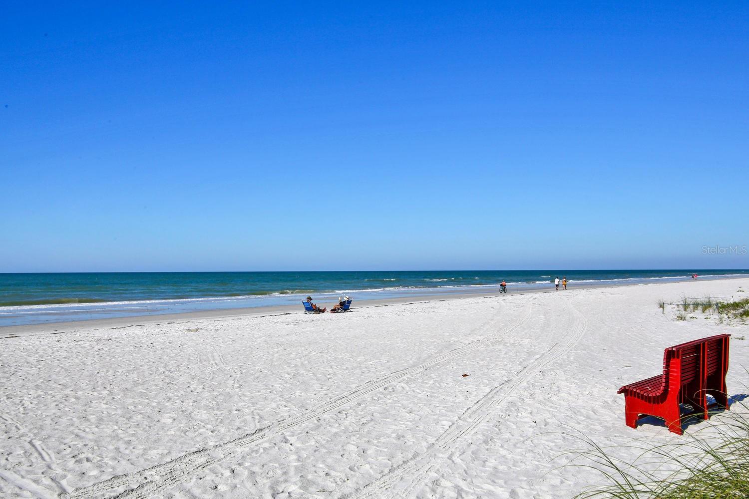 BEACH HOUSE CONDO - Residential