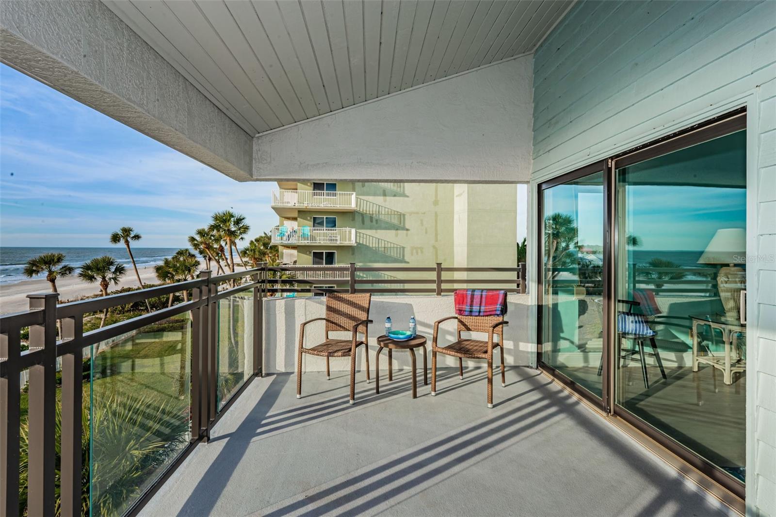 BEACH HOUSE CONDO - Residential