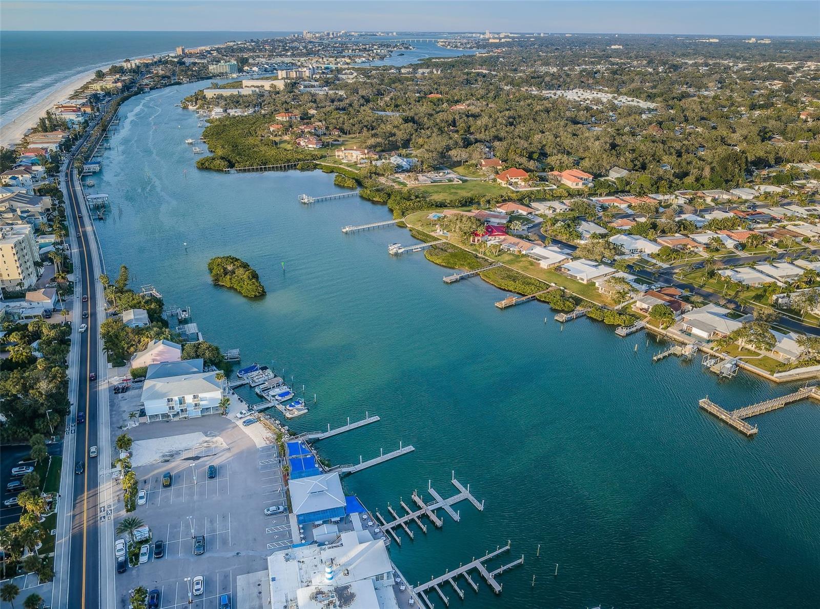 BEACH HOUSE CONDO - Residential