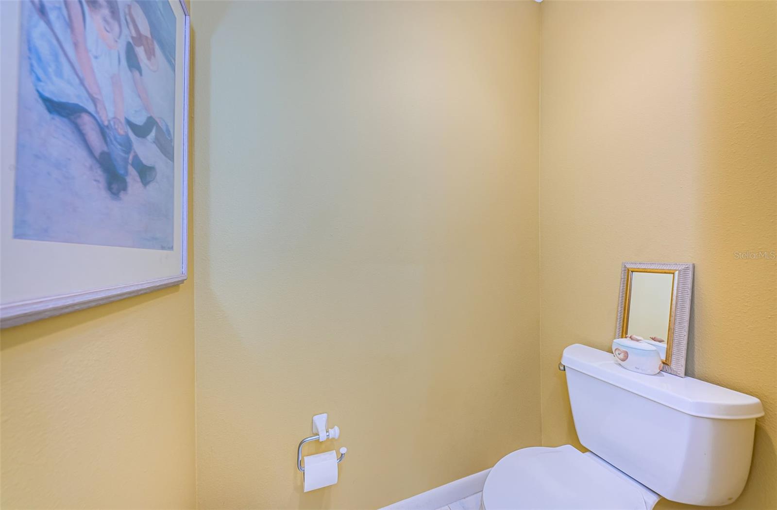 BEACH HOUSE CONDO - Residential