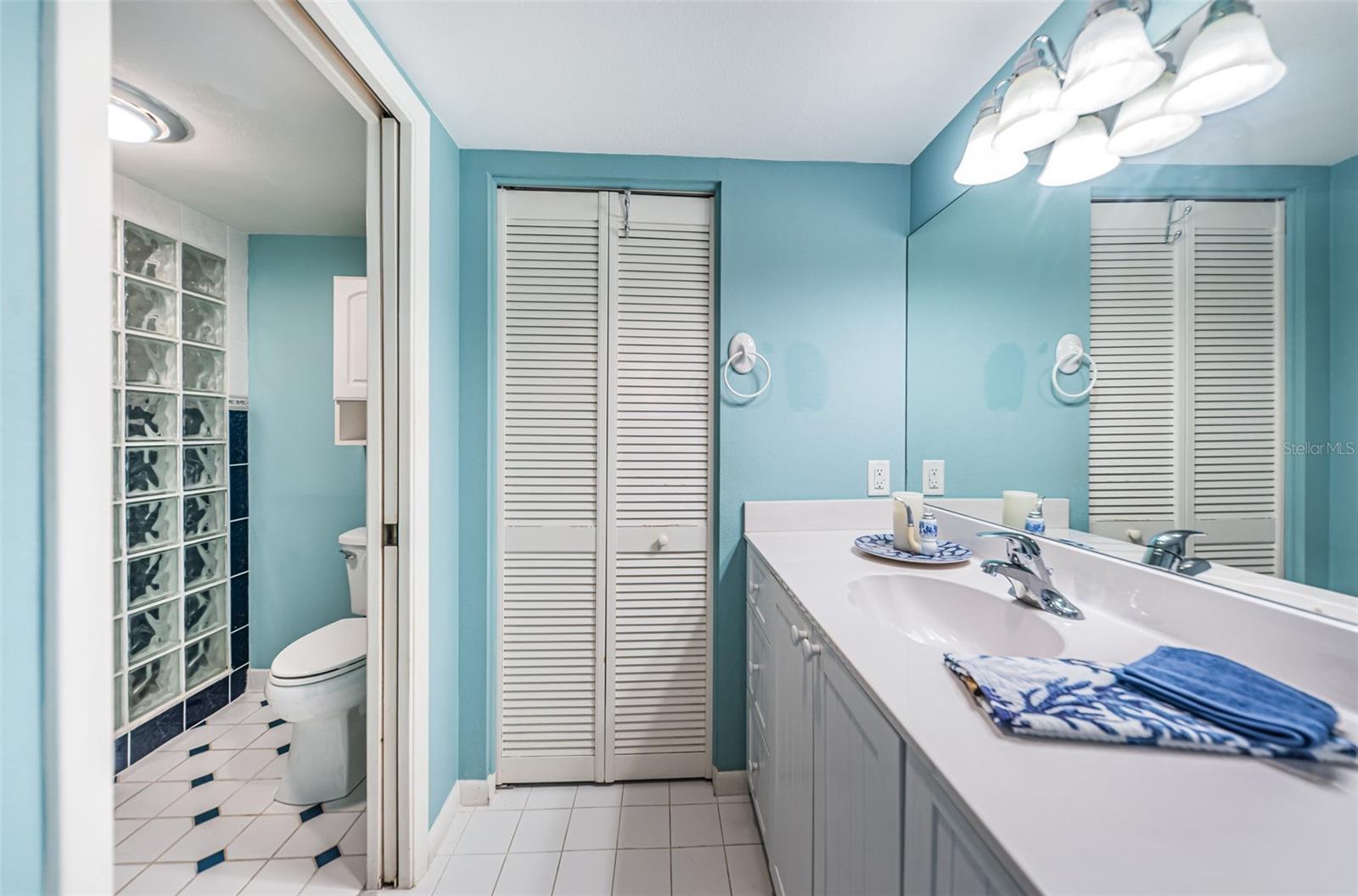 BEACH HOUSE CONDO - Residential