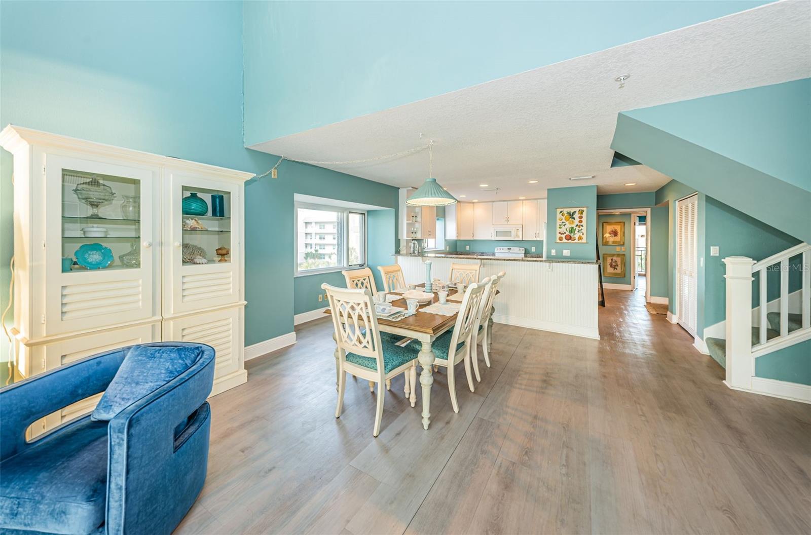 BEACH HOUSE CONDO - Residential