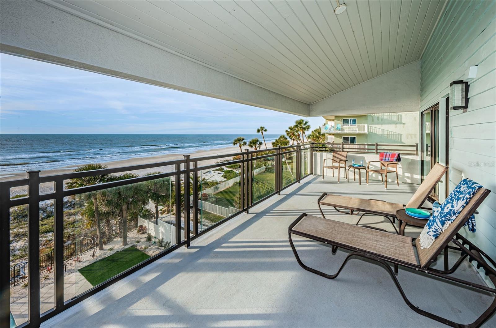 BEACH HOUSE CONDO - Residential