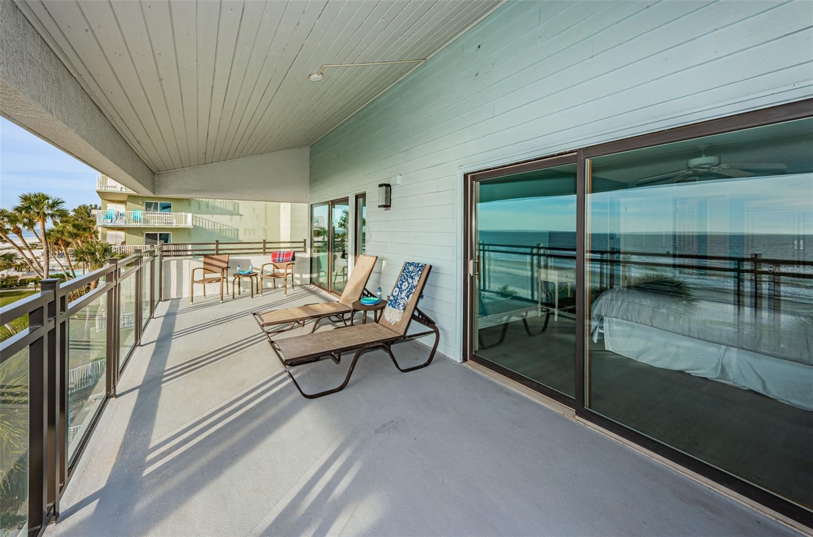 BEACH HOUSE CONDO - Residential