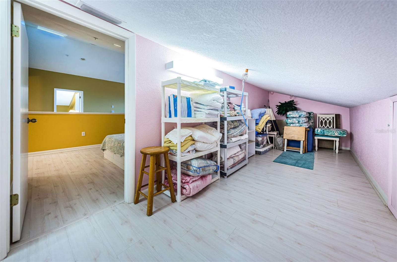 BEACH HOUSE CONDO - Residential