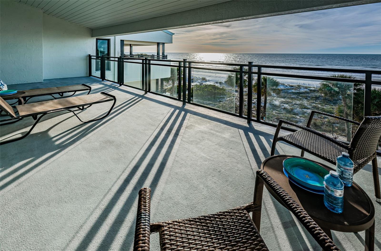 BEACH HOUSE CONDO - Residential