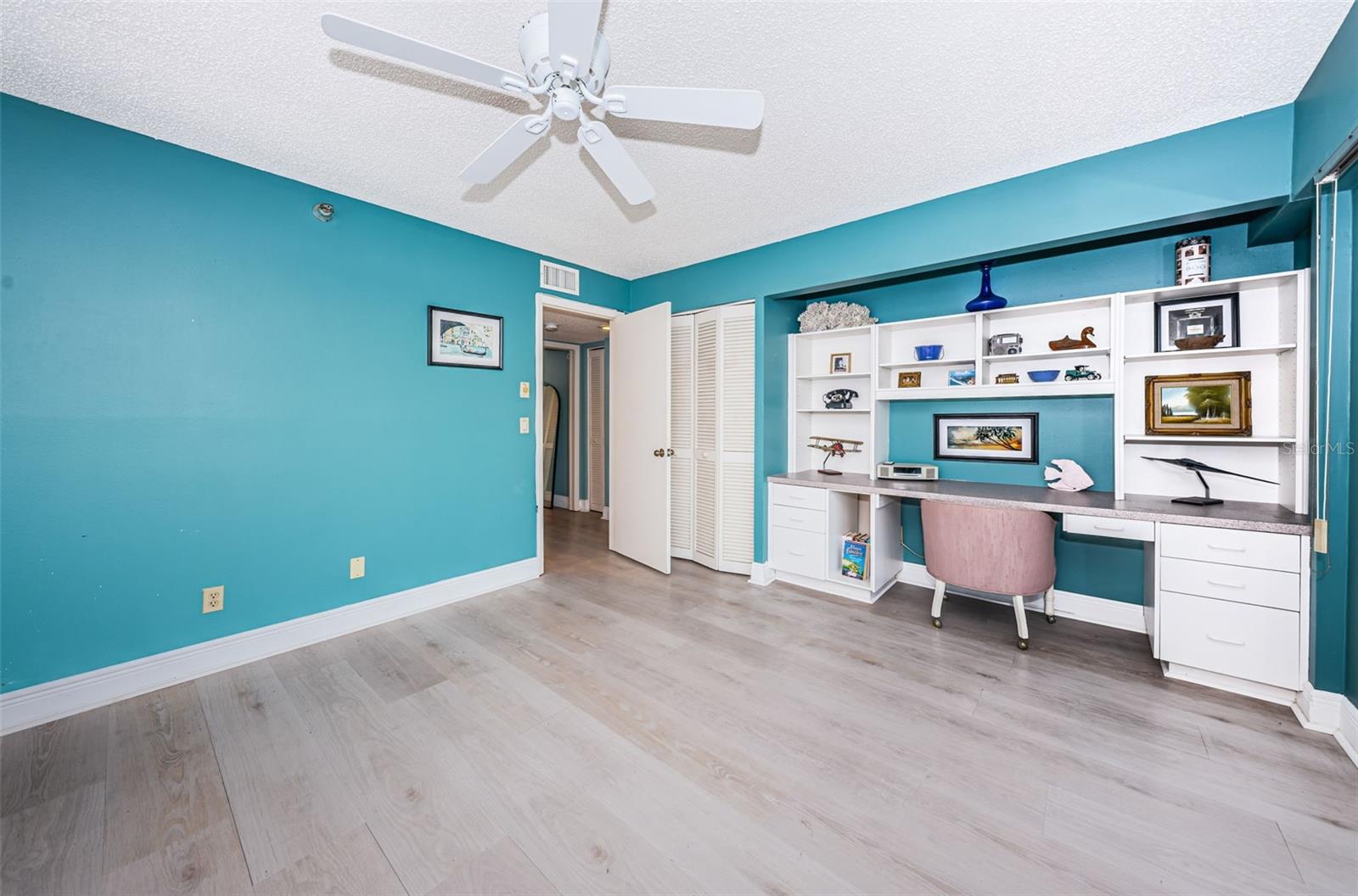 BEACH HOUSE CONDO - Residential