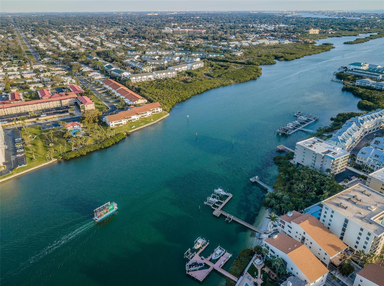 BEACH HOUSE CONDO - Residential