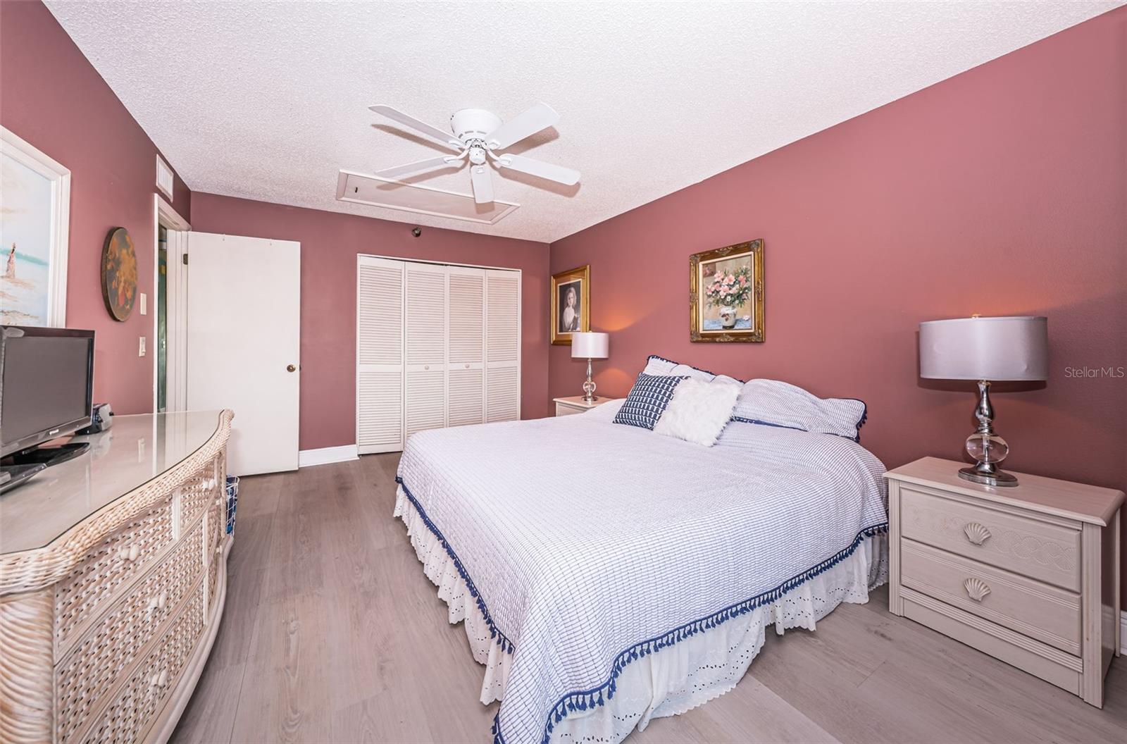 BEACH HOUSE CONDO - Residential