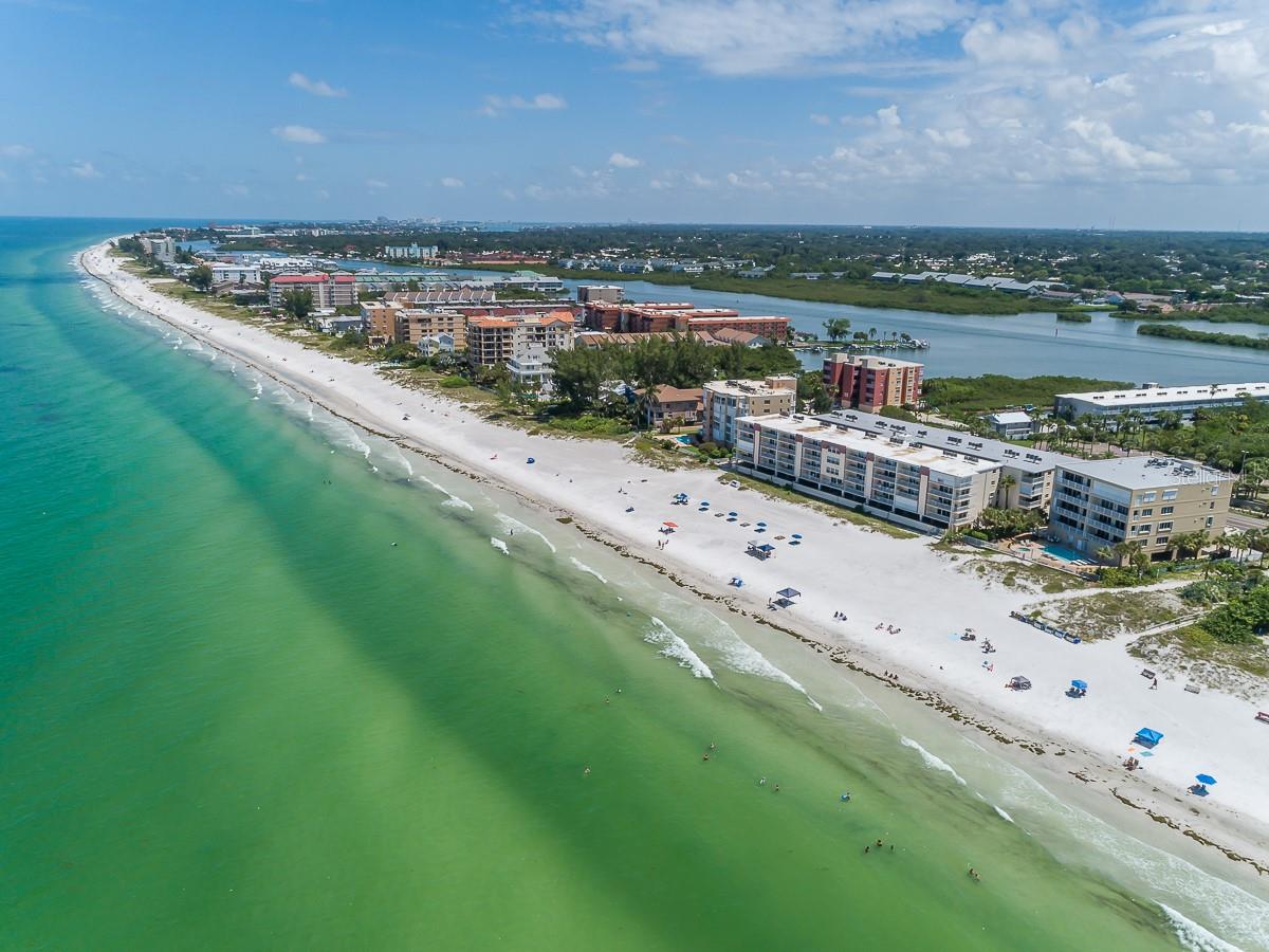 BEACH HOUSE CONDO - Residential