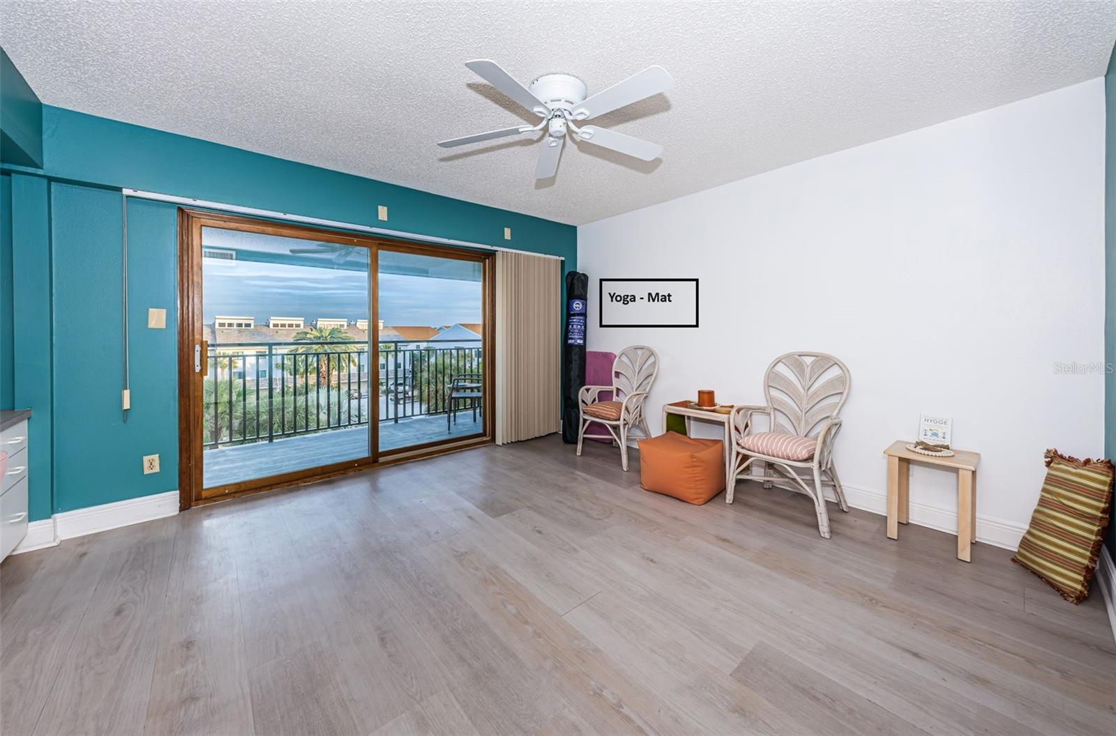 BEACH HOUSE CONDO - Residential