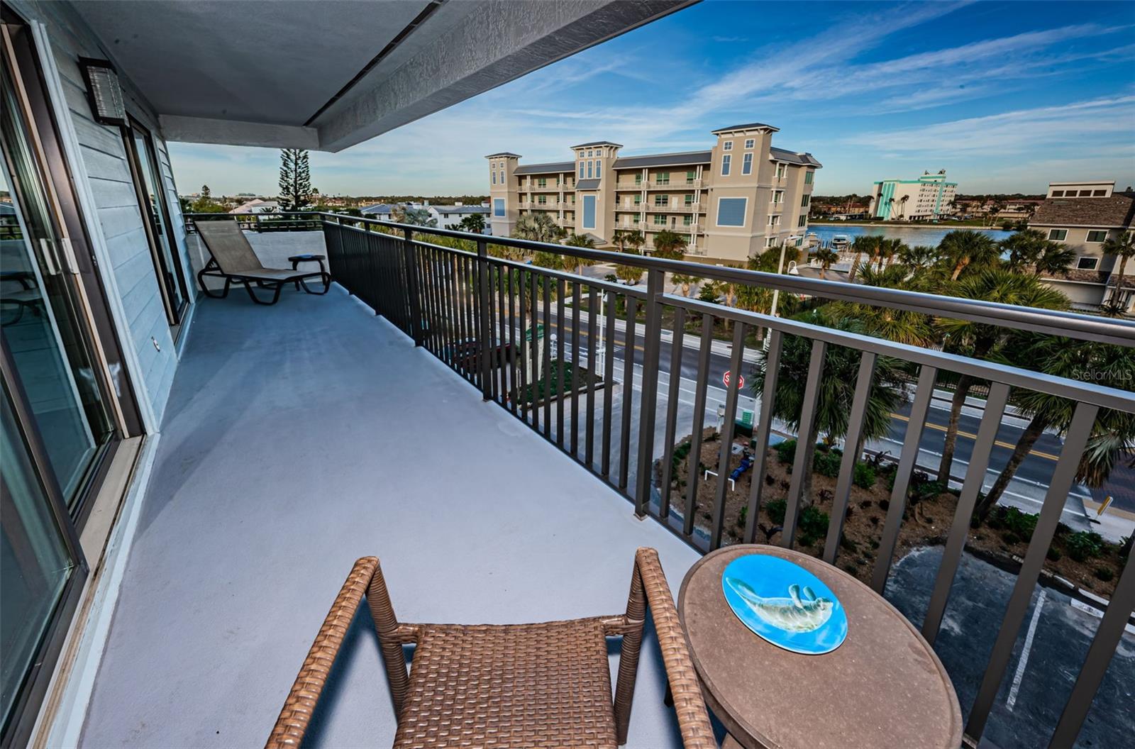 BEACH HOUSE CONDO - Residential