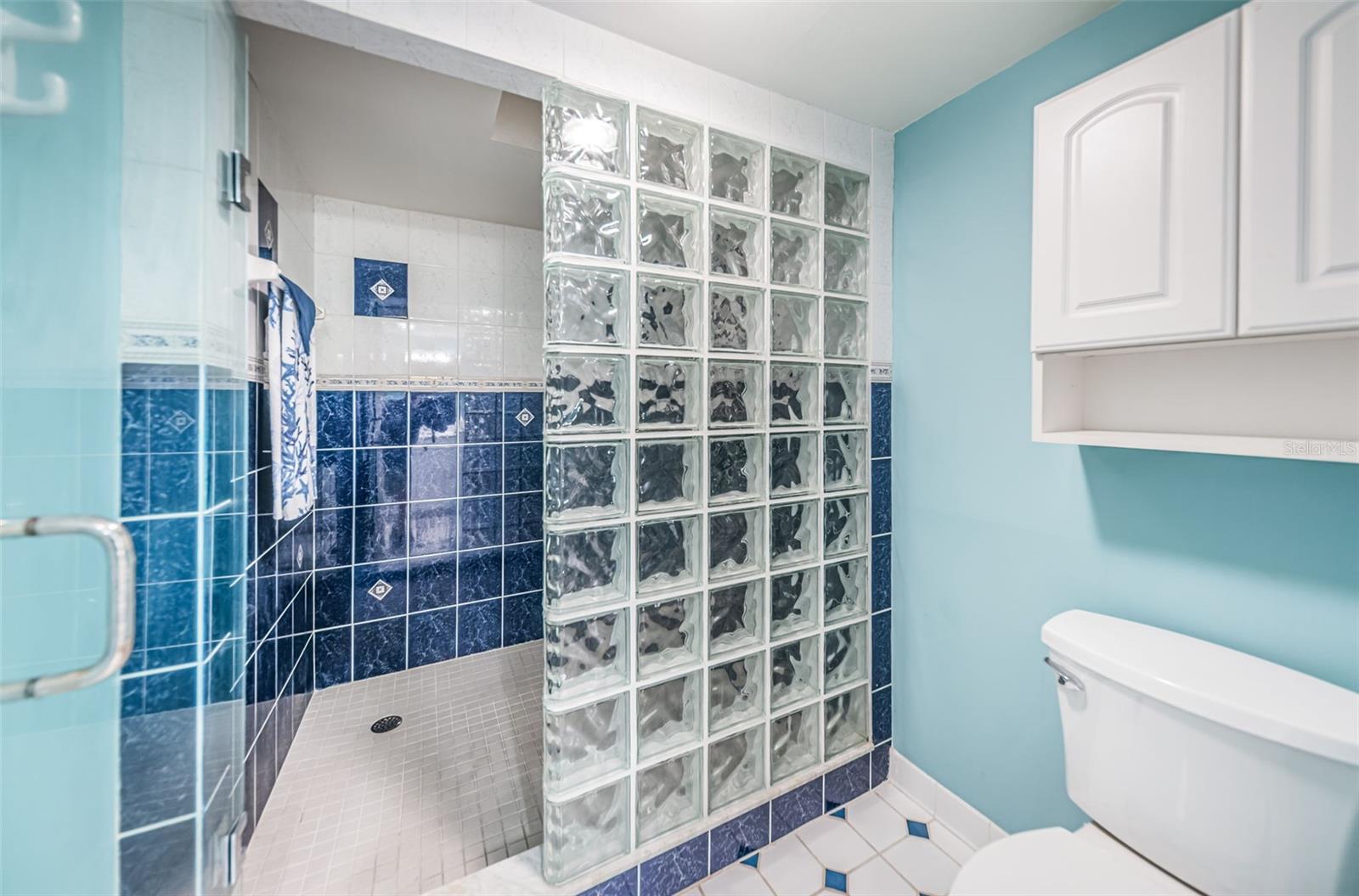 BEACH HOUSE CONDO - Residential